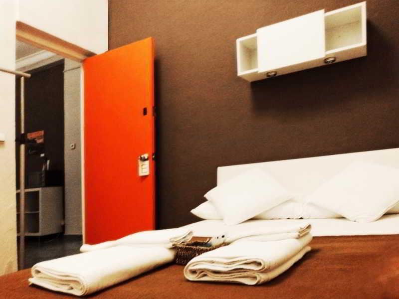 La Isla Hostal Barcelona Zewnętrze zdjęcie