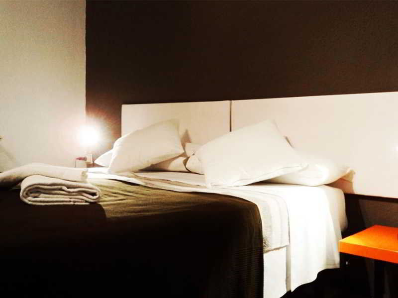 La Isla Hostal Barcelona Zewnętrze zdjęcie