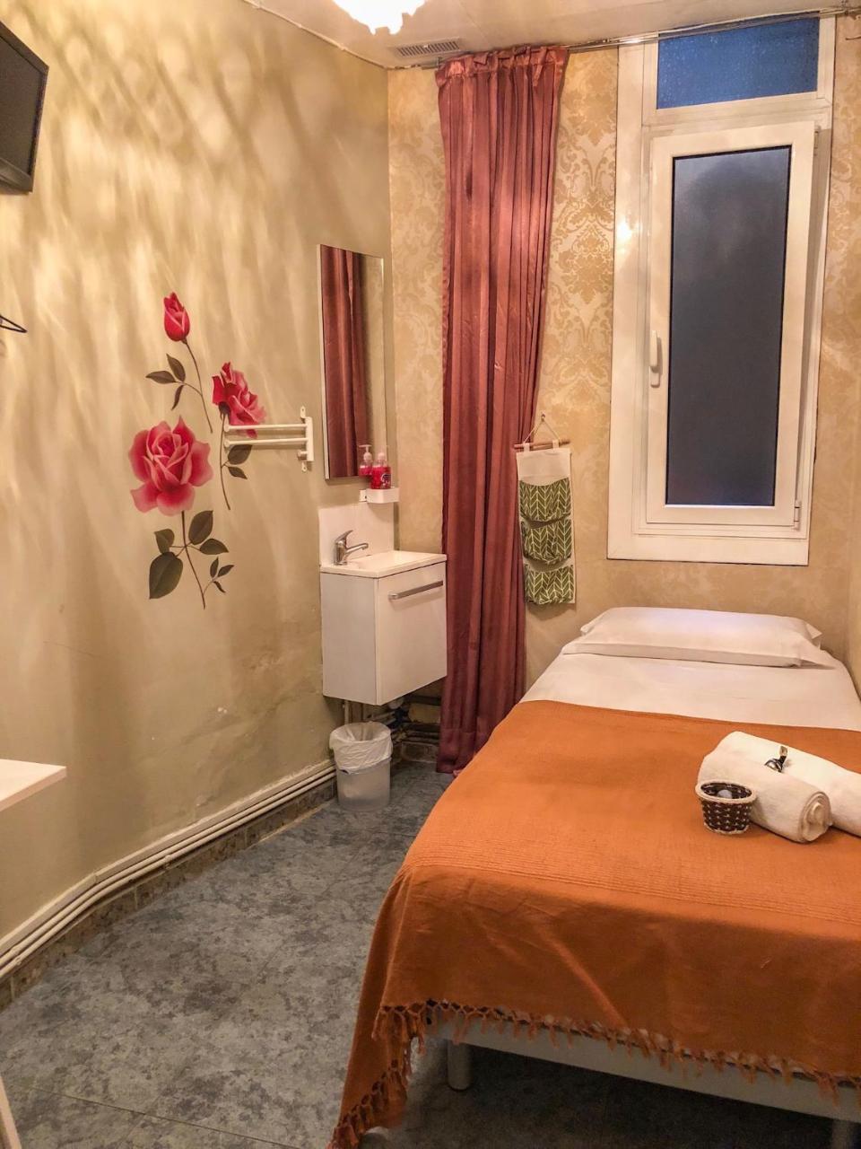 La Isla Hostal Barcelona Zewnętrze zdjęcie