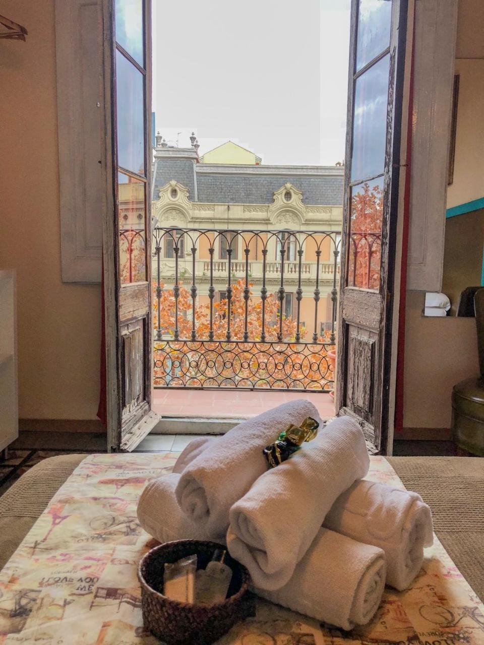 La Isla Hostal Barcelona Zewnętrze zdjęcie