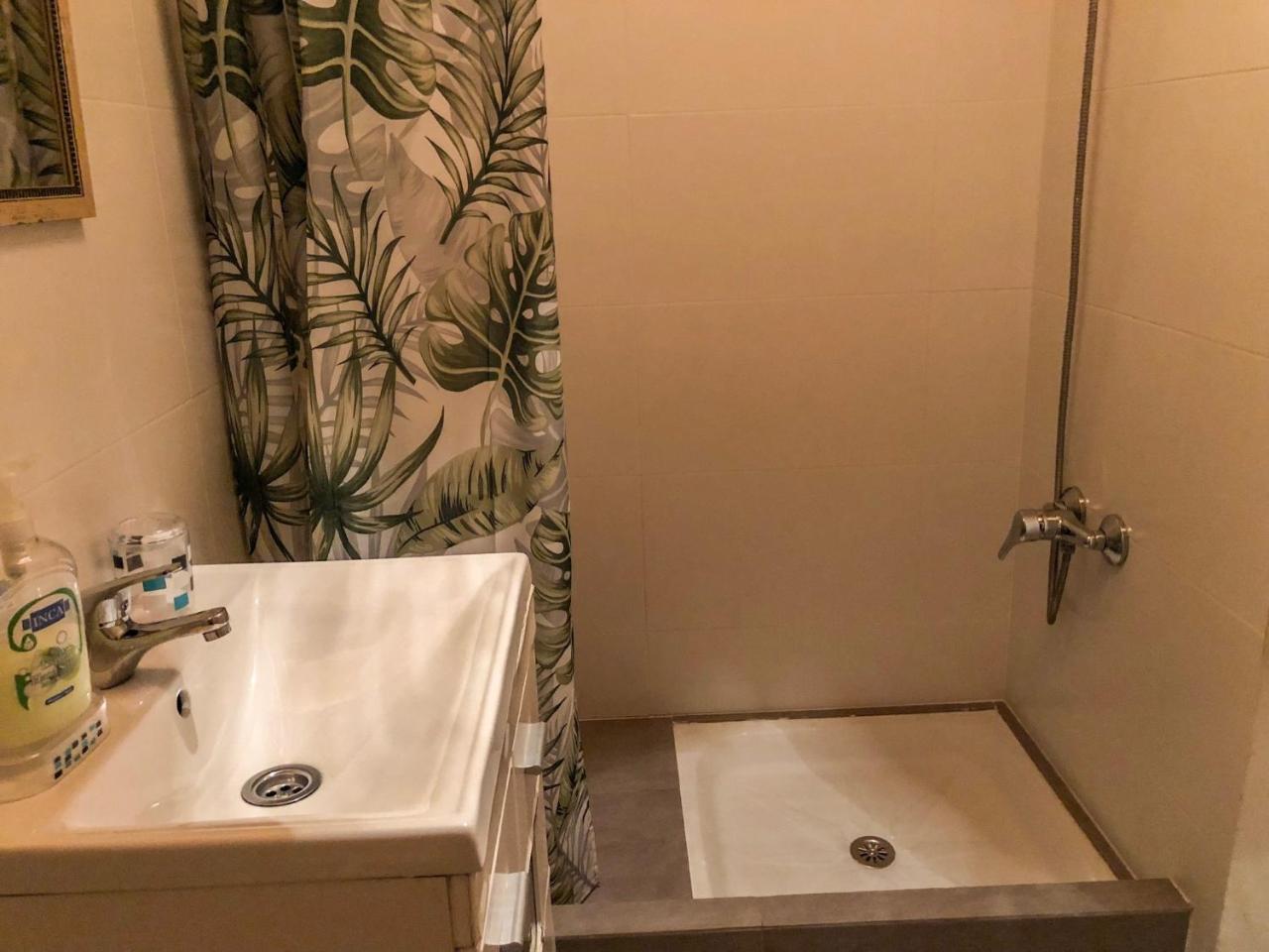 La Isla Hostal Barcelona Zewnętrze zdjęcie